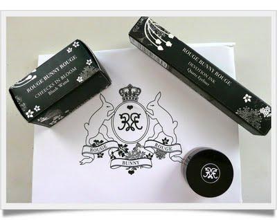 CORRE CONEJO, CORRE...ROUGE BUNNY ROUGE.