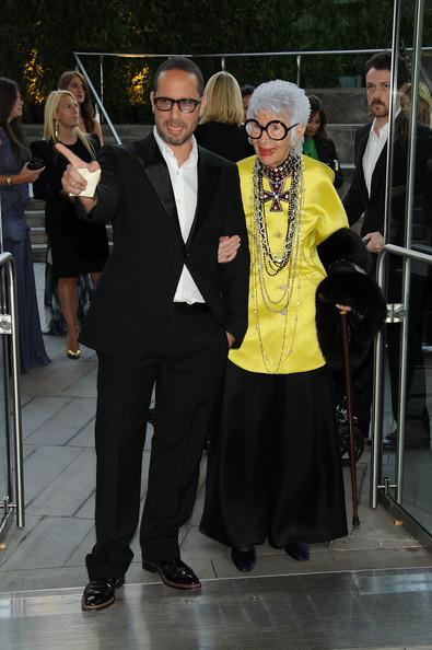 Designer Alexis Bittar (L) and Iris Apfel attend the 2011 CFDA Fashion Awards at Alice Tully Hall, Lincoln Center on June 6, 2011 in New York City.