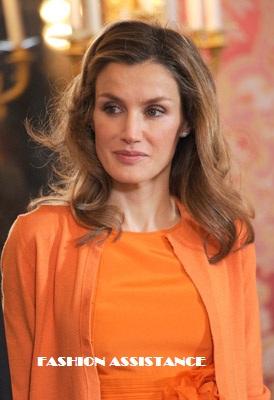 Los Príncipes de Asturias reciben al Gobernador de Australia.  Dña. Letizia vistió de naranja. Imágenes