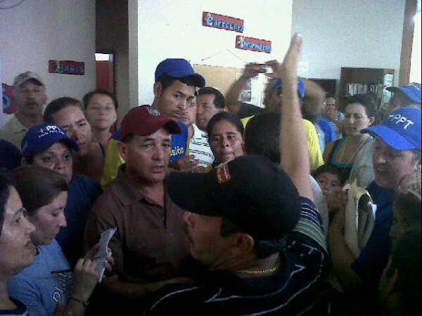 GOBERNADOR HENRI FALCÓN  VISITA A EL TOCUYO