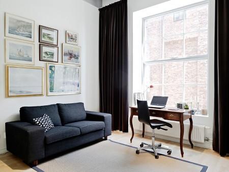 Aires de loft en un sexto piso vigas de metal piso nórdico muebles de balcón loft lámparas de estilo industrial grandes ventanales diseño de interiores decoración sueca decoración nórdica cocinas modernas cocinas blancas barra en la cocina