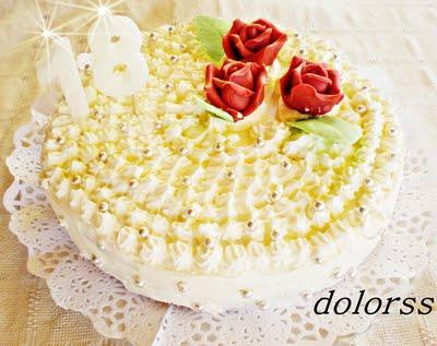 Pastel de aniversario con rosas