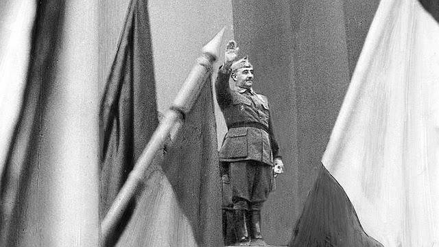 La Real Academia de la Historia.