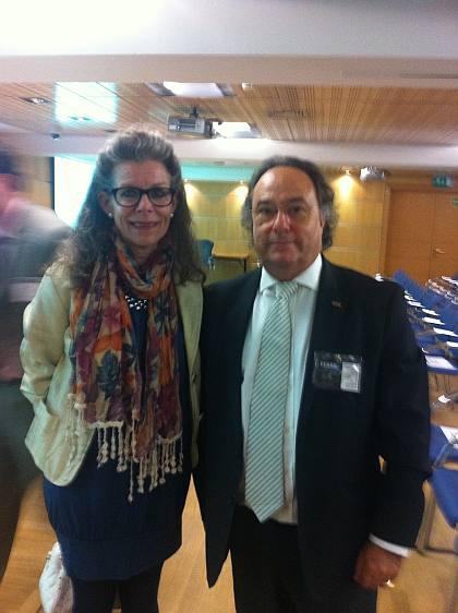 La Sra. Marianne Koefoed, Presidente de la Cámara de Comercio Hispano-Danesa junto al Sr. José R. Ferré, Presidente de Ferré & Consulting Group, durante su encuentro en el Foro Europeo de Empresa