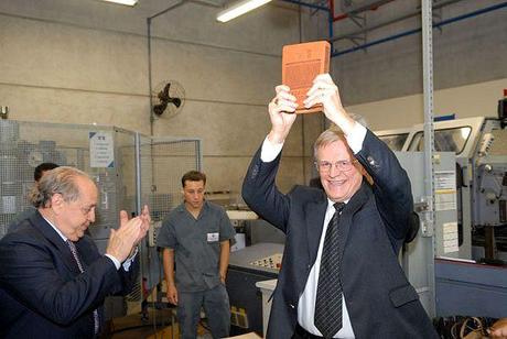 Sociedad Bíblica Brasileña produce Biblia número 100 millones