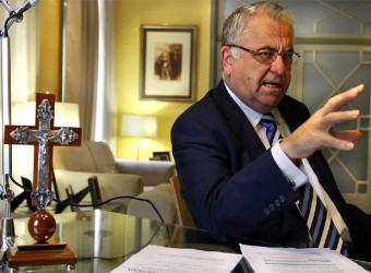 “Indignados”  por doquier: del kilómetro cero al Congreso, en Les Corts Valencianes, en las plazas de todas las villas…