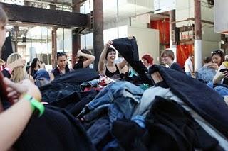 “Clothing Exchange”: como ahorrar dinero y hacer algo por el medio ambiente