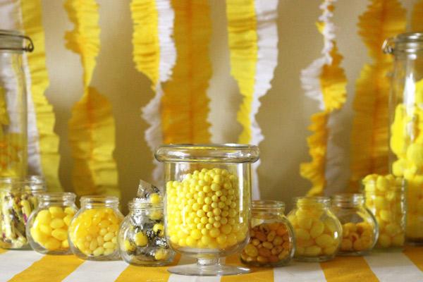 yellow-candy-buffet