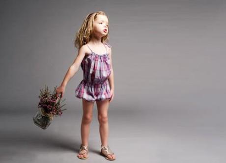 Mono para niñas Nellystella