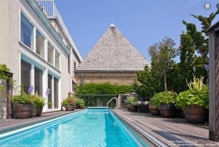 terraza con piscina muebles de terraza muebles de lujo loft duplex en nueva york duplex condominium penthouse nyc diseño de interiores decoración de interiores biblioteca en casa atico en nyc apartamento en new york de lujo 