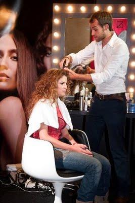 Giles Robinson, estilista de John Frieda, visita Madrid