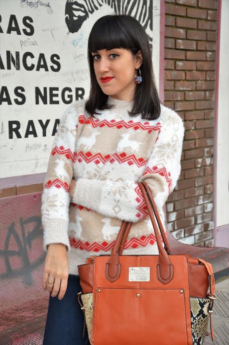 Jersey navideño y Starbucks Red Cup