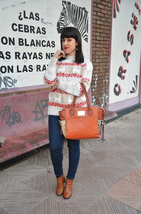 Jersey navideño y Starbucks Red Cup