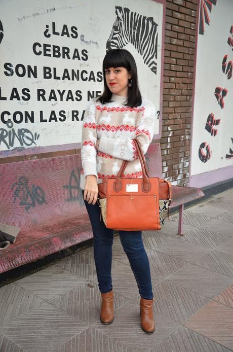 Jersey navideño y Starbucks Red Cup