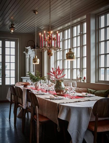 Una elegante casa de Navideña escandinava. Una elegante casa de Navideña escandinava.