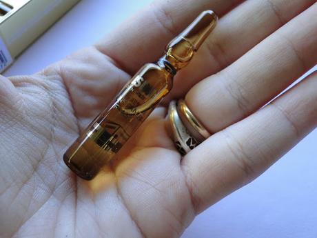 Ampollas Instant Flash de Isdin, lifting en unidosis. Ampollas Instant Flash de Isdin, lifting en unidosis.