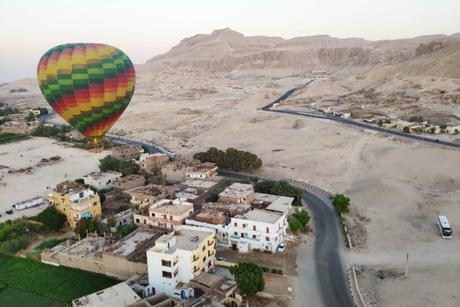 paseo-globo-luxor