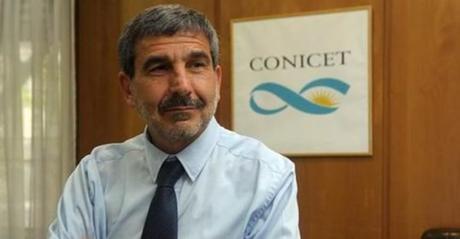 Salvarezza: “La ciencia estará de pie y volverá a ser una política de Estado” El flamante titular del recientemente jerarquizado Ministerio de Ciencia, Tecnología e Innovación, Roberto Salvarezza, reveló cuáles serán las primeras medidas que deberá tom...