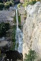 Salto de agua Salt de Sallent cercano a Rupit en Barcelona