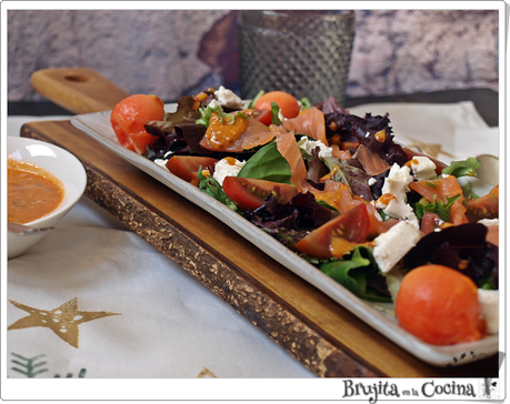 Ensalada papaya, salmón y queso cabra