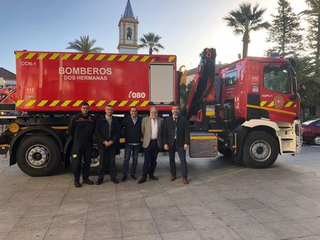 DOS HERMANAS CUENTA CON UN NUEVO VEHICULO PARA SERVICIOS VARIOS. SERVICIO DE EXTINCIÓN DE INCENDIOS Y SALVAMENTO DOS HERMANAS CUENTA CON UN NUEVO VEHICULO PARA SERVICIOS VARIOS. SERVICIO DE EXTINCIÓN DE INCENDIOS Y SALVAMENTO