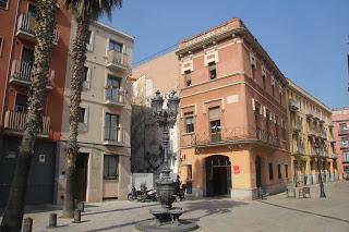 La plaça de les Santes Creus en Catalunya Plural