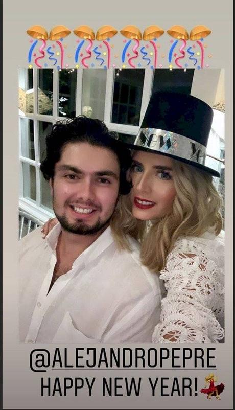 #Mexico: AHORA VA POR EL HIJO?  Tania Ruiz causa polémica al posar con hijo de Enrique Peña Nieto (@EPN)