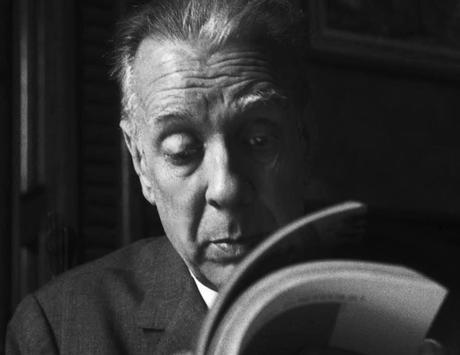 La imagen puede contener: una persona