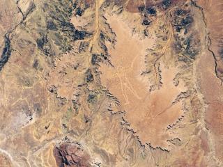 #Satélite de la #NASA comparte una nueva imagen del hombre #Marree, un grabado australiano que ha intrigado a los #científicos durante décadas #Satélite de la #NASA comparte una nueva imagen del hombre #Marree, un grabado australiano que ha intrigado a los #científicos durante décadas