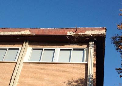 BANKIA, PUENTES ROTOS, ESCUELAS SIN REFORMAR Y ENCIERRO EN EL AYUNTAMIENTO BANKIA, PUENTES ROTOS, ESCUELAS SIN REFORMAR Y ENCIERRO EN EL AYUNTAMIENTO