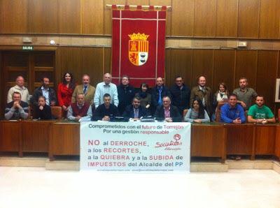 BANKIA, PUENTES ROTOS, ESCUELAS SIN REFORMAR Y ENCIERRO EN EL AYUNTAMIENTO BANKIA, PUENTES ROTOS, ESCUELAS SIN REFORMAR Y ENCIERRO EN EL AYUNTAMIENTO