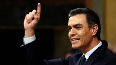 Sánchez perdió ayer la primera votación, pero confía en que el martes sea investido presidente.