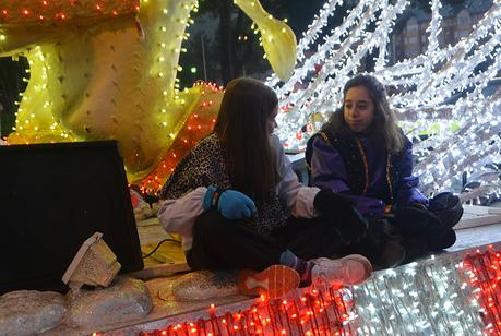 Sus Majestades los Reyes Magos de Oriente pasean por la ciudad en el tradicional desfile