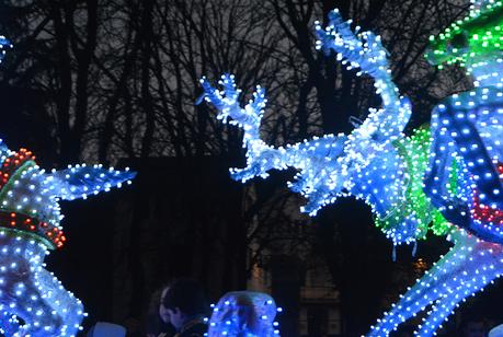Sus Majestades los Reyes Magos de Oriente pasean por la ciudad en el tradicional desfile