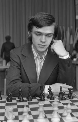 Boris Vasilievich Spassky, ¡por fin en castellano!