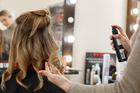 TRUCOS Y PEINADOS QUE PUEDES HACERTE CON UN RIZADOR DE PELO