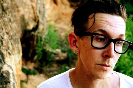 Micah P. Hinson Regresa a la Sala X