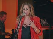 Pastora Soler presenta tema fondo izquierda’ formato acústico