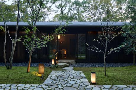 El legado arquitectónico de Kerry Hill aman_spa_entrance_high_res_26251-1