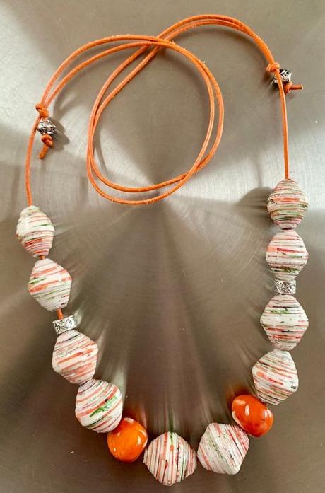 DIY Paper beads, cuentas de papel DIY Paper beads, cuentas de papel