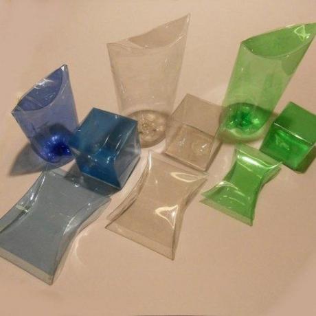 Cajas hechas con botellas de plástico - Reciclaje
