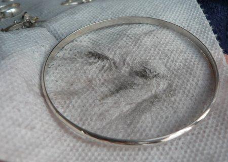 Cómo limpiar tus joyas de plata