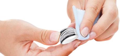 Cómo limpiar tus joyas de plata