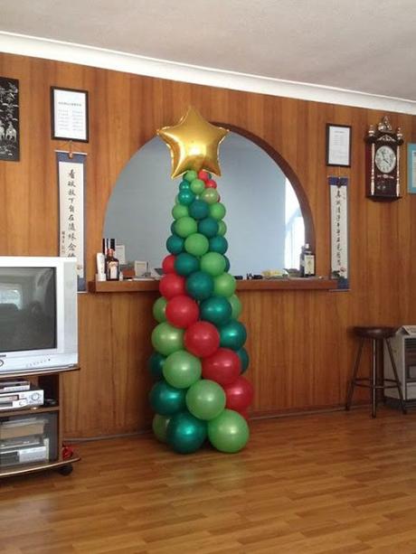 Decoración navideña con globos