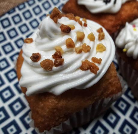 CUPCAKES  CON CREMA DE QUESO