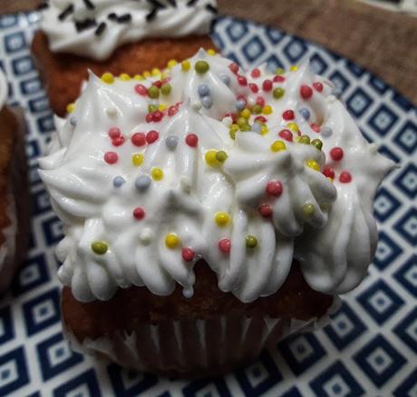 CUPCAKES  CON CREMA DE QUESO