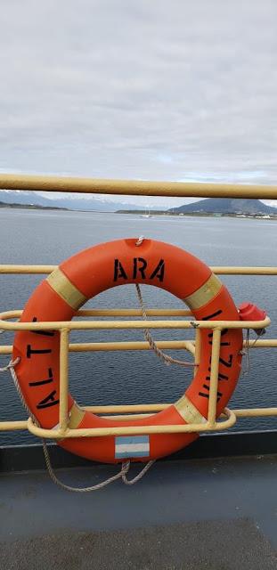 ROMPEHIELOS ALMIRANTE IRIZAR: SEGUNDA ETAPA DE ABASTECIMIENTO A LAS BASES ANTÁRTICAS