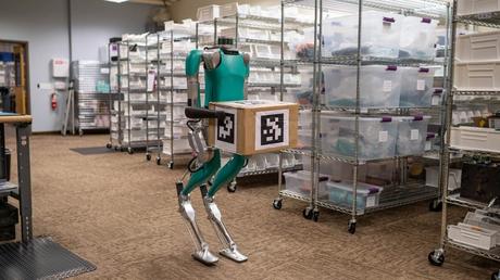 Digit, un robot con brazos y piernas, para la venta comercial Digit, un robot con brazos y piernas, para la venta comercial
