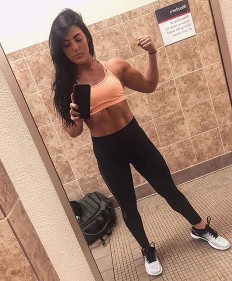 Sienna le recordó a Tessa Blanchard cuando escupió en la cara de una mujer Sienna le recordó a Tessa Blanchard cuando escupió en la cara de una mujer