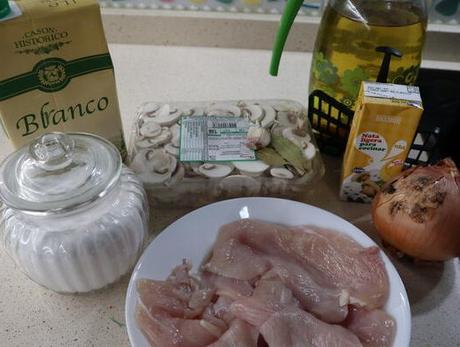 Ingredientes para hacer pollo con nata y champiñones en Mambo